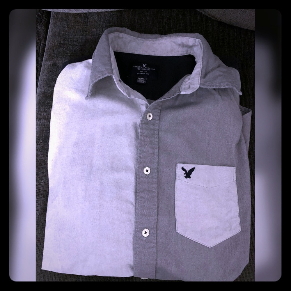 American Eagle T shirts like new